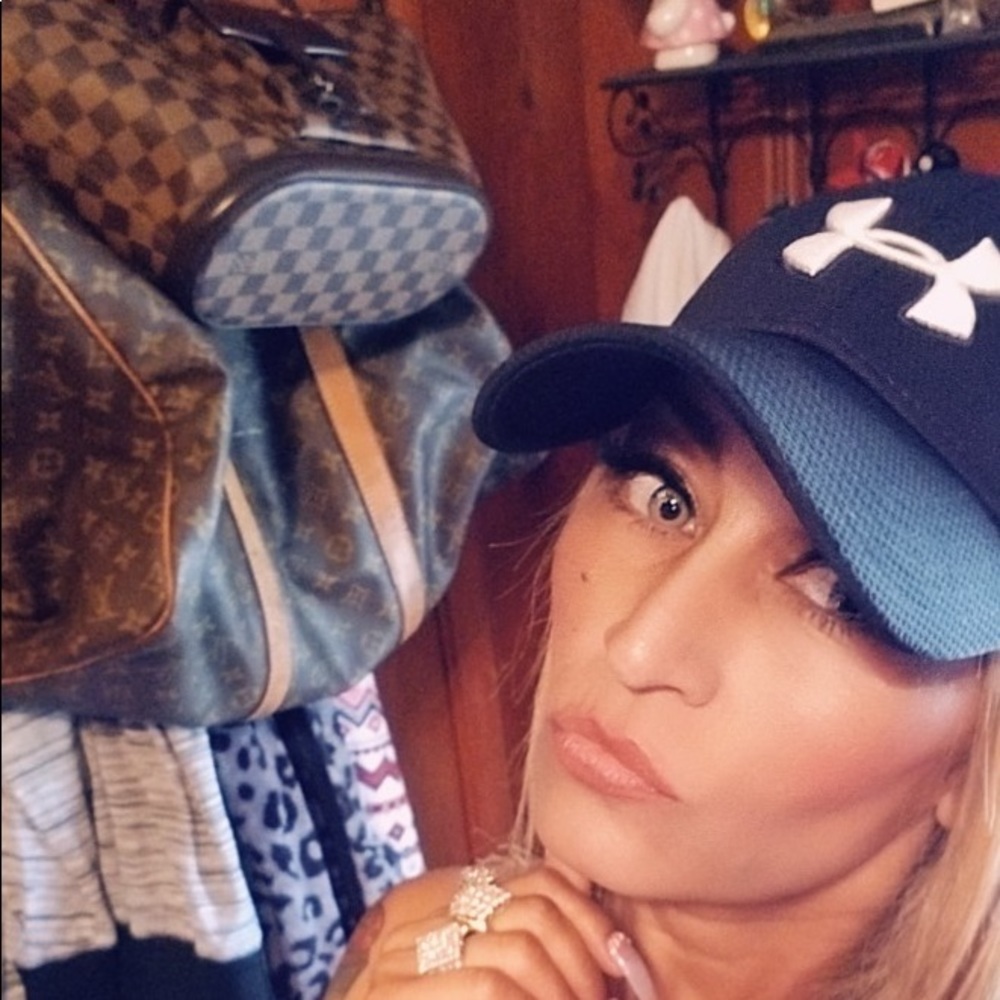 Meet your Posher, Linda